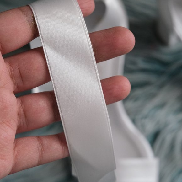 White heels - Picture 5 of 11